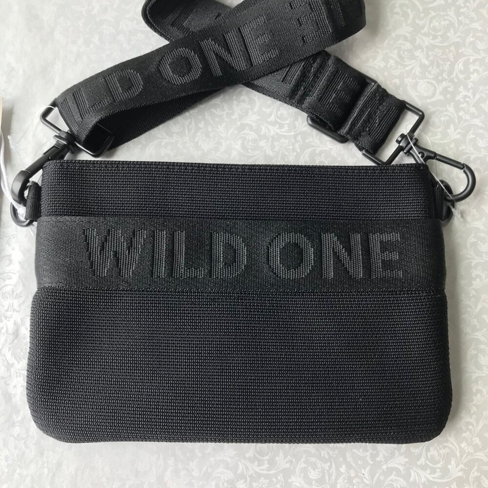 WILD ONE DOG TREAT POUCH & Poop Bag Dispenser Wear 2 Ways CROSSBODY BLACK - Picture 2 of 7